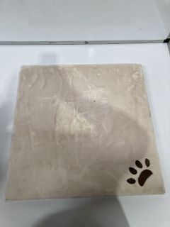 2X PETTEX CAT HYGIENIC LITTER 10KG BAGS TO ALSO INCLUDE CAT PLATFORM