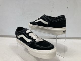 VANS ROWLEY CLASSIC BLACK MARSHMALLOW SIZE 9 MENS UK