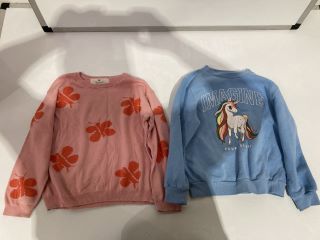 QTY OF ASSORTED KIDS CLOTHING TO INCLUDE H&M UNICORN SWEATER - BLUE - 4-6 YEARS