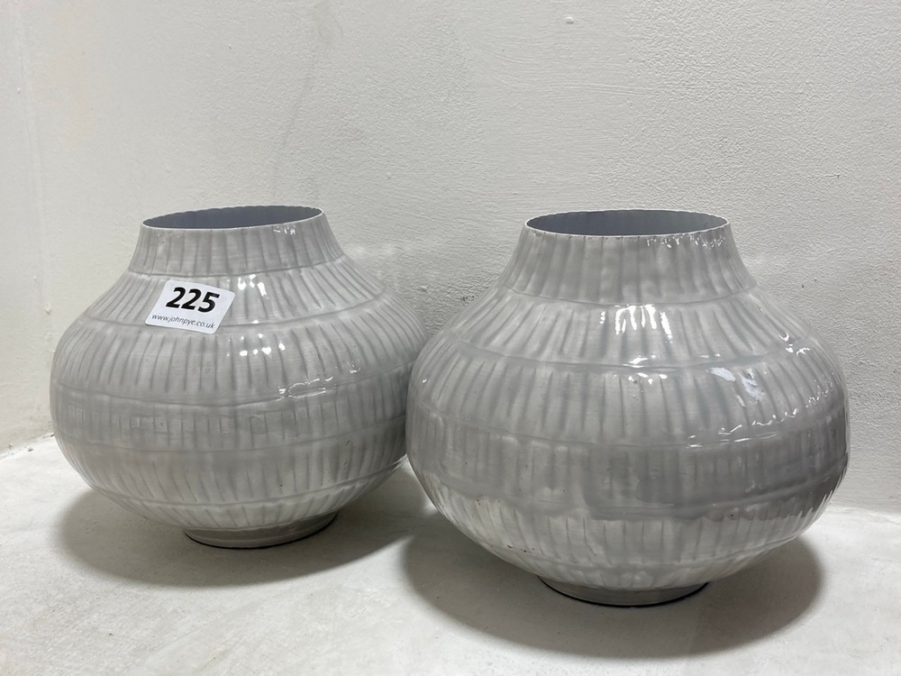 2 X EMMY VASE SMALL IN PALE GREY (COLLECTION ONLY)