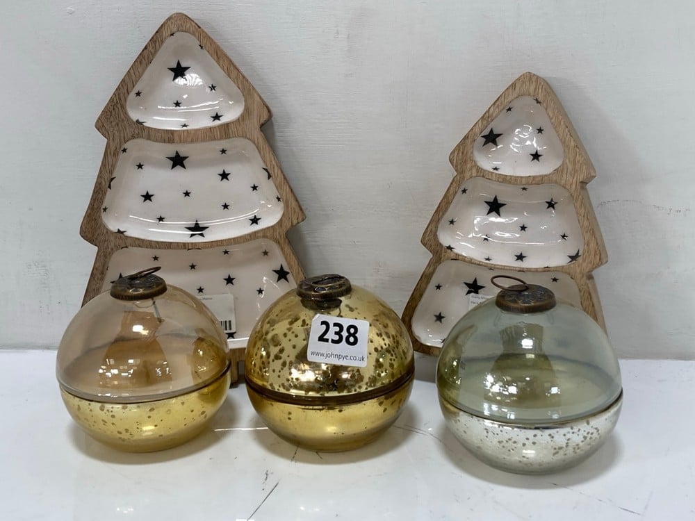 5 X ASSORTED CHRISTMAS ORNAMENTS TO INCLUDE STARRY XMAX TREE NIBBLES PLATTTER (COLLECTION ONLY)