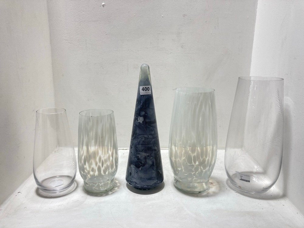 5 X ASSORTED ITEMS TO INCLUDE LARGE WHITE / CLEAR GLASS VASE (COLLECTION ONLY)