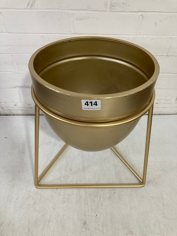 DANA SMALL METAL PLANTER IN GOLD