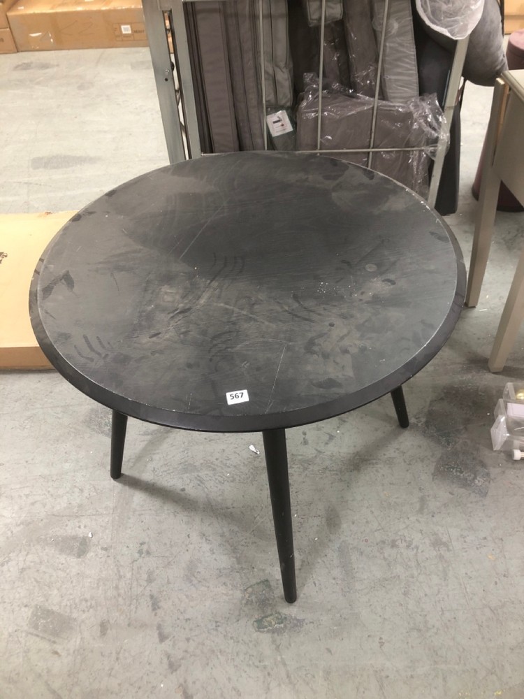 ROUND DINING TABLE IN BLACK