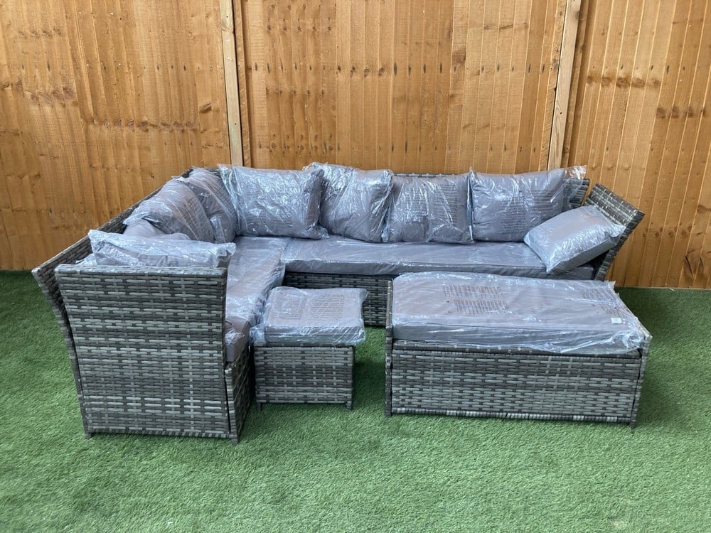 6 SEATER RATTAN GARDEN FURNITURE SET IN GREY TO INCLUDE GREY CUSHIONS,STORAGE BENCH AND STOOL