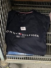 TOMMY HILFIGER WOMEN'S T-SHIRT IN NAVY SIZE L TO INCLUDE TOMMY HILFIGER DENIM WOMEN'S SKINNY JEANS - BLUE W25/L32