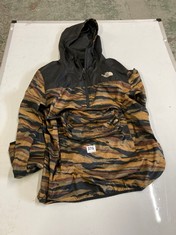 THE NORTH FACE NOVELTY FANORAK MEN'S JACKET - BLACK/CAMO SIZE M