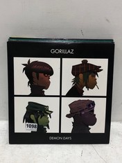 8 X ASSORTED VINYLS TO INCLUDE GORILLAZ DEMON DAYS VINYL