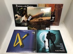 5 X ASSORTED VINYLS TO INCLUDE FLORENCE + THE MACHINE LUNGS VINYL