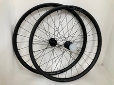 LEVEL 650B GRAVEL DB SPORT CARBON CLINCHER WHEELSET RRP: £350