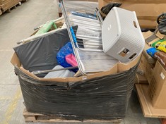 PALLET OF ASSORTED ITEMS TO INCLUDE WHITE LAUNDRY BASKET (KERBSIDE PALLET DELIVERY)