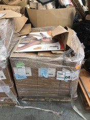 PALLET OF CELEBRITY STANDEES TAYLOR SWIFT SINGER ON STAGE CUT-OUT (KERBSIDE PALLET DELIVERY)