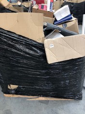 PALLET OF ASSORTED ITEMS TO INCLUDE QTY OF PADDED WHITE ENVELOPES - MEDIUM SIZE (KERBSIDE PALLET DELIVERY)