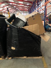 PALLET OF ASSORTED ITEMS TO INCLUDE SET OF 4 PLASTIC GARDEN CHAIR IN BLACK (KERBSIDE PALLET DELIVERY)