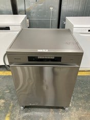 HISENSE FREESTANDING FULL SIZE DISHWASHER IN GREY - MODEL NO. HS642D90XUK - RRP £329