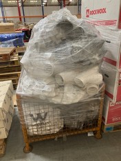 PALLET OF ASSORTED TERRAIN SOCKETS TO INCLUDE 25'' SWEEP TEE 91DEG IN WHITE (KERBSIDE PALLET DELIVERY)