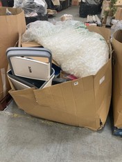 PALLET OF ASSORTED ITEMS TO INCLUDE LARGE BAG OF PACKING PEANUTS IN WHITE (KERBSIDE PALLET DELIVERY)