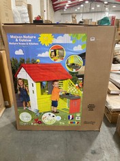 SMOBY NATURE HOUSE AND KITCHEN GARDEN PLAYHOUSE - RRP £120