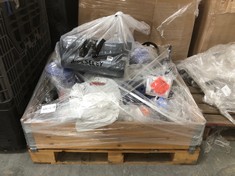 PALLET OF ASSORTED ITEMS TO INCLUDE MAXIPRO MXF FITTING REDUCER 1.1/8 X 5/8 (KERBSIDE PALLET DELIVERY)