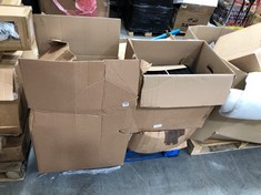 PALLET OF ASSORTED ITEMS TO INCLUDE QTY OF CLEAR / BLACK STORAGE TUBS (KERBSIDE PALLET DELIVERY)