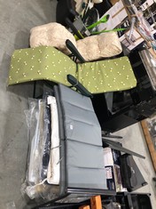 APPROX 6 X ASSORTED LOUNGERS / CUSHIONS TO INCLUDE FOLD OUT GARDEN LOUNGER IN GREEN WITH BEE PRINT