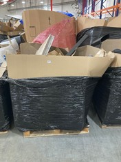 PALLET OF ASSORTED ITEMS TO INCLUDE MEDIUM GREY DECORATIONAL CUSHION (KERBSIDE PALLET DELIVERY)