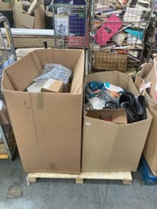 PALLET OF ASSORTED ITEMS TO INCLUDE ROLLED RUG IN BLACK / LIGHT GREY (KERBSIDE PALLET DELIVERY)