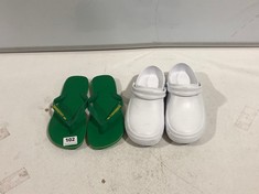 TOFFELN CLOGS IN WHITE UK 6 TO INCLUDE HAVAIANAS BRASIL LOGO FLIP FLOPS IN GREEN - SIZE 41/42