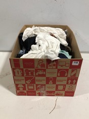 BOX OF ASSORTED ADULTS CLOTHING TO INCLUDE GILDAN T-SHIRT IN WHITE SIZE M