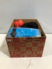 BOX OF ASSORTED SPORTS ITEMS TO INCLUDE OSPREY JUNIOR BUOYANCY AID 50N - BLUE - SIZE XS/S