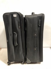 2 X FLYMAX 28 INCH SUITCASES IN BLACK