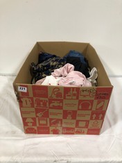 BOX OF ASSORTED CHILDREN'S CLOTHING TO INCLUDE DISNEY MICKEY GIRLS LEGGINGS - PALE PINK AGE 3-4YRS