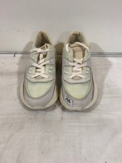 JEFFREY CAMPBELL TRAINERS NATURAL/GREY SIZE 10M