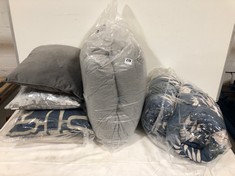 5 X ASSORTED BEDDING ITEMS TO INCLUDE KALLY SLEEP U-SHAPED PREGNANCY PILLOW IN GREY