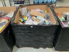 PALLET OF ASSORTED ITEMS TO INCLUDE USB RECHARGABLE HAND MIXER (KERBSIDE PALLET DELIVERY)