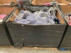 PALLET OF ASSORTED ITEMS TO INCLUDE QUANTITY OF BUMP CAP SAFETY HELMET IN BLUE (KERBSIDE PALLET DELIVERY)