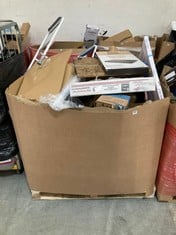 PALLET OF ASSORTED ITEMS TO INCLUDE NINJA WOODFIRE ADDITIONAL SIDE TABLE (KERBSIDE PALLET DELIVERY)