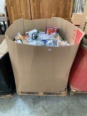 PALLET OF ASSORTED ITEMS TO INCLUDE 50 X DISPOSABLE FACEMASKS (KERBSIDE PALLET DELIVERY)