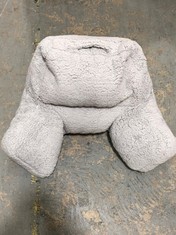 PALLET OF ASSORTED ITEMS TO INCLUDE FLUFFY BEAN BAG CHAIR IN LIGHT GREY (KERBSIDE PALLET DELIVERY)