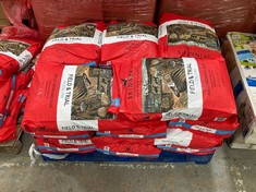 PALLET OF SKINNERS FIELD & TRIAL MUESLI MIX FOR ADULT WORKING DOG 15KG - BBE 10 / 07 / 24 (KERBSIDE PALLET DELIVERY)