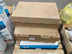 PALLET OF ASSORTED CAR PARTS TO INCLUDE DELPHI CONDENSER A/C - MODEL NO. 222110510 (KERBSIDE PALLET DELIVERY)