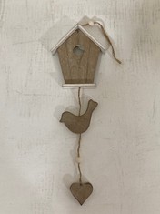 24 X STONE THE CROWS HANGING BIRDHOUSE - TOTAL RRP £144