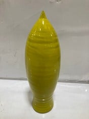 1 X STONE THE CROWS SMALL WALL STEM VASE IN YELLOW