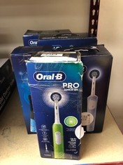 QUANTITY OF HEALTH & BEAUTY ITEMS TO INCLUDE ORAL-B PRO JUNIOR KIDS ELECTRIC TOOTHBRUSH, 1 TOOTHBRUSH HEAD, 3 MODES WITH KID-FRIENDLY SENSITIVE MODE, FOR AGES 6+, 2 PIN UK PLUG, GREEN: LOCATION - K