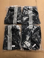 QUANTITY OF ITEMS TO INCLUDE ADIDAS SLIM FIT 3/4 JOGGERS NAVY L: LOCATION - K