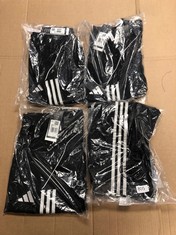 QUANTITY OF ITEMS TO INCLUDE ADIDAS SLIM FIT 3/4 JOGGERS NAVY L: LOCATION - K