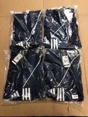 QUANTITY OF ITEMS TO INCLUDE ADIDAS SLIM FIT 3/4 JOGGERS NAVY L: LOCATION - K