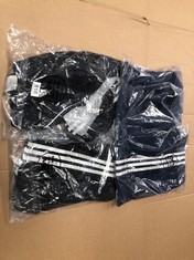 QUANTITY OF ITEMS TO INCLUDE ADIDAS SLIM FIT 3/4 JOGGERS NAVY L: LOCATION - K