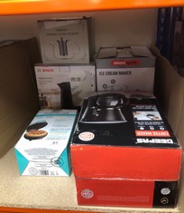 QUANTITY OF KITCHEN & APPLIANCES ITEMS TO INCLUDE NOSTALGIA MWF5AQ MY MINI PERSONAL ELECTRIC WAFFLE MAKER, HASH BROWNS, FRENCH TOAST GRILLED CHEESE, QUESADILLA, BROWNIES, COOKIES, AQUA: LOCATION - A