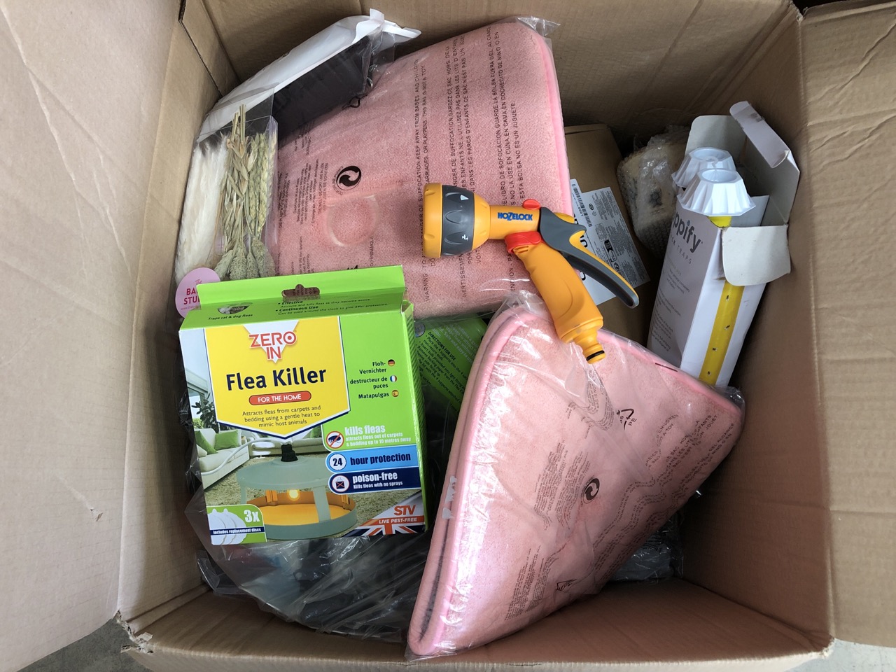 QUANTITY OF ASSORTED HOME ITEMS TO INCLUDE ZERO IN FLEA KILLER: LOCATION - RIGHT RACK(COLLECTION OR OPTIONAL DELIVERY AVAILABLE)